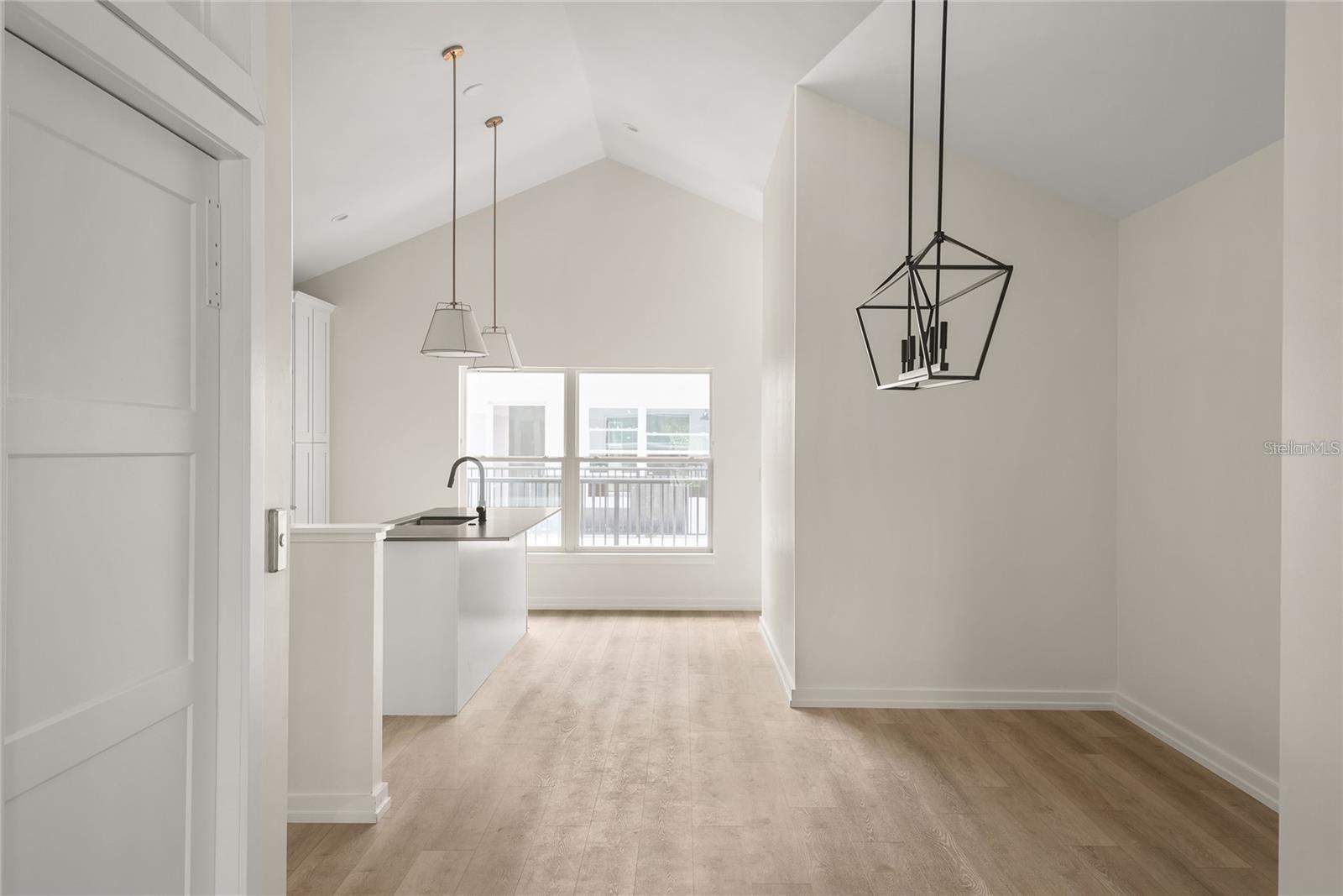 1606 PARK LAKE STREET #9 photo 5