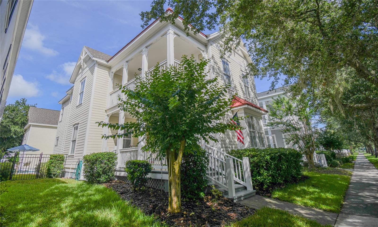 914 WATERSIDE DRIVE photo 3