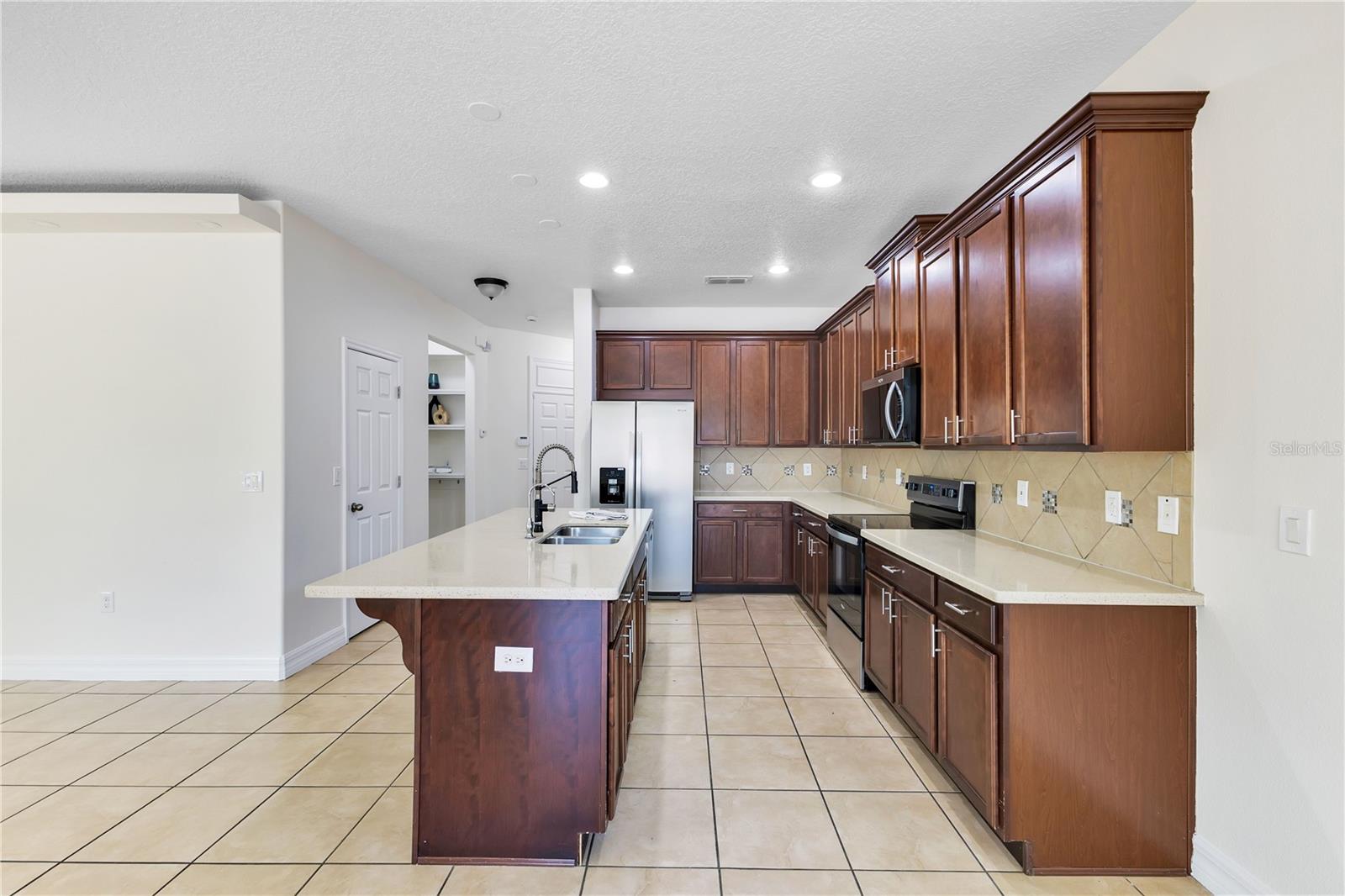 2519 AMATI DRIVE photo 4