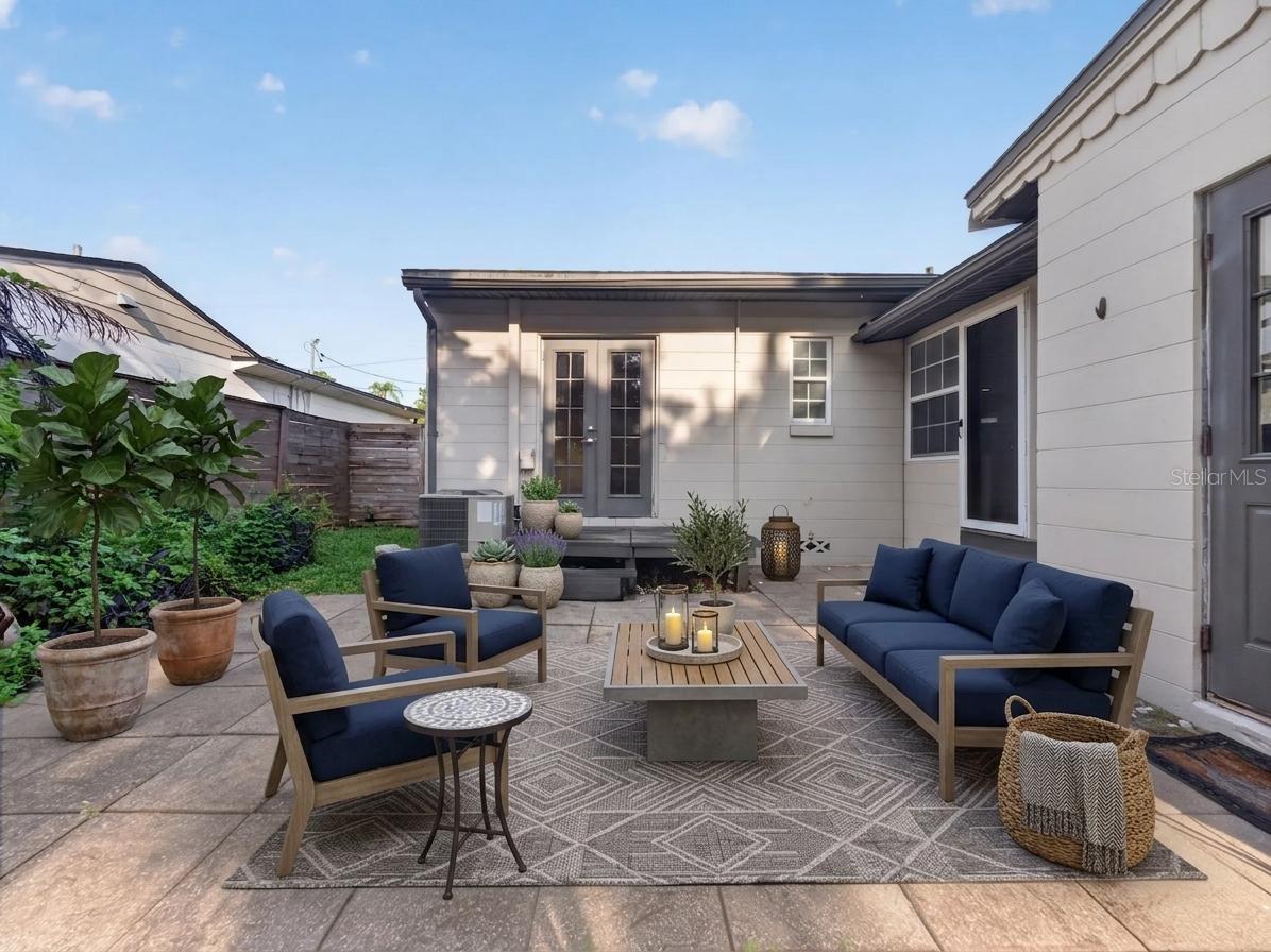 2121 IVANHOE ROAD photo 2