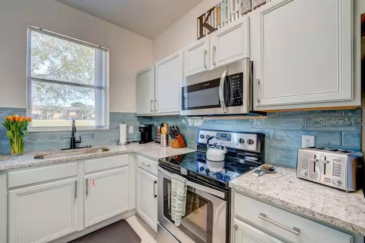 142 CAPRI DRIVE photo 5