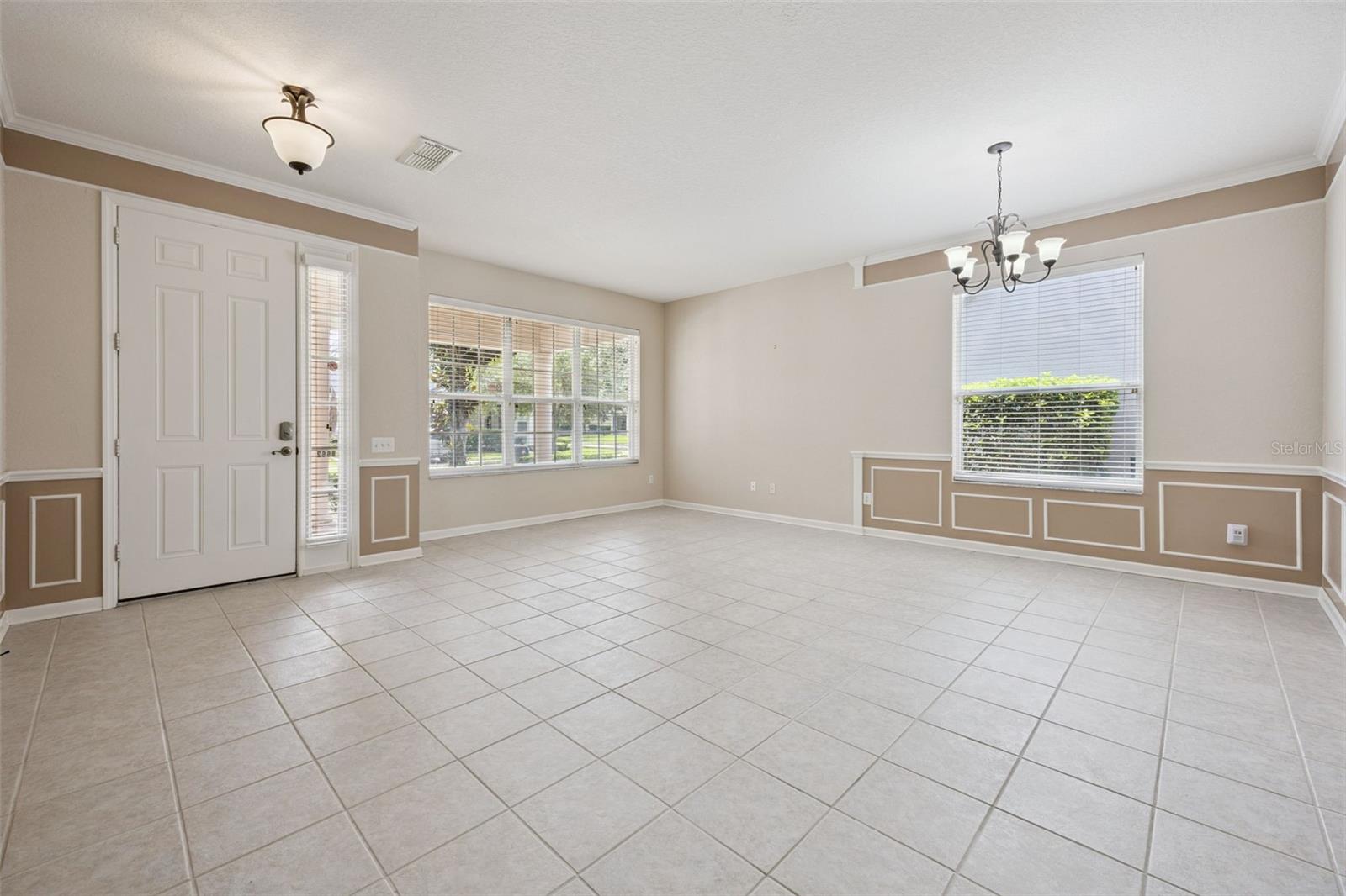 8662 ABBOTSBURY DRIVE photo 3