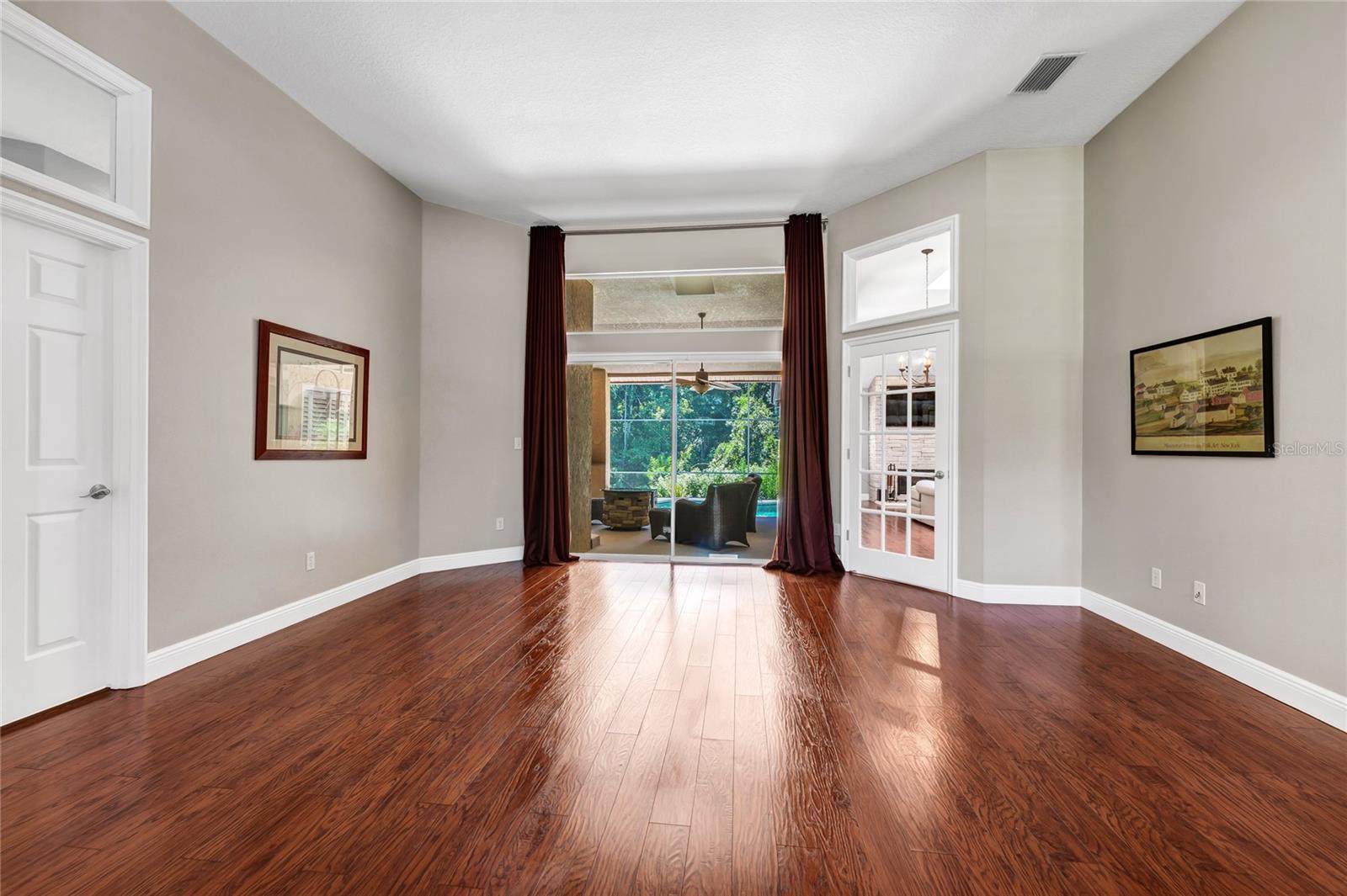 1171 NEW CASTLE COURT photo 4