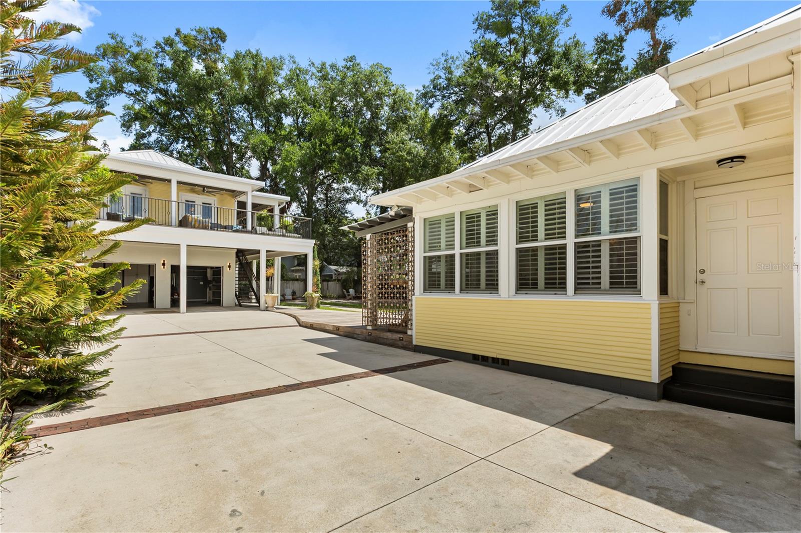 209 E AMELIA STREET photo 5
