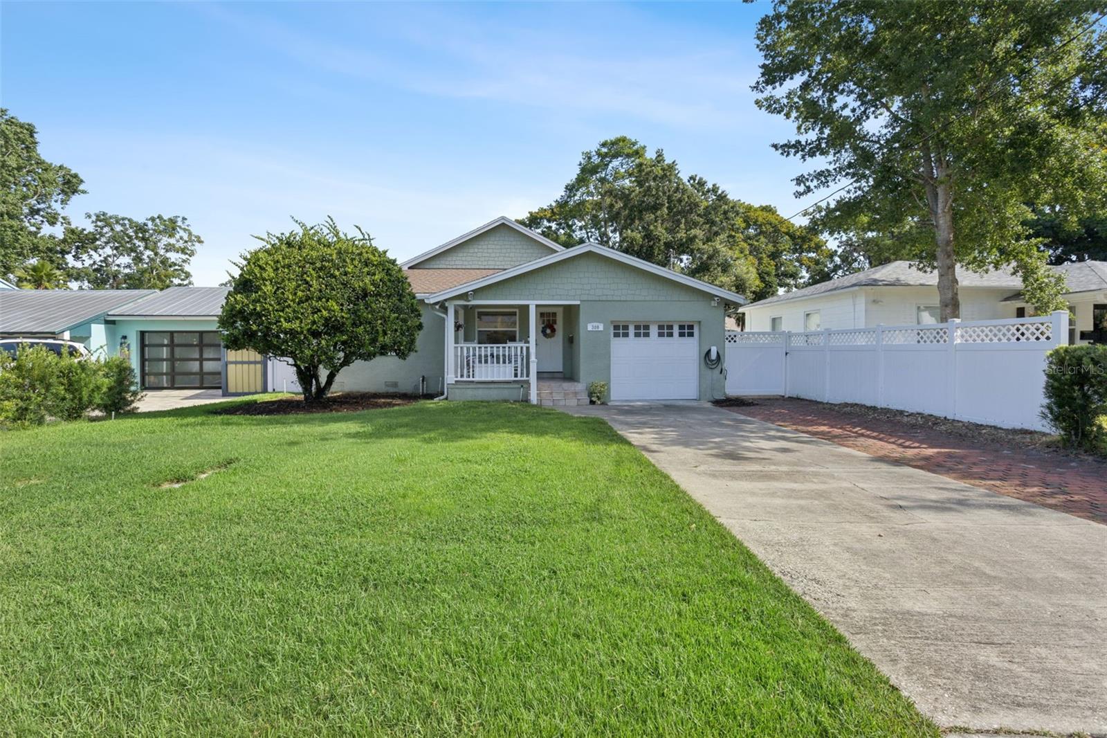309 NIBLICK WAY photo 2