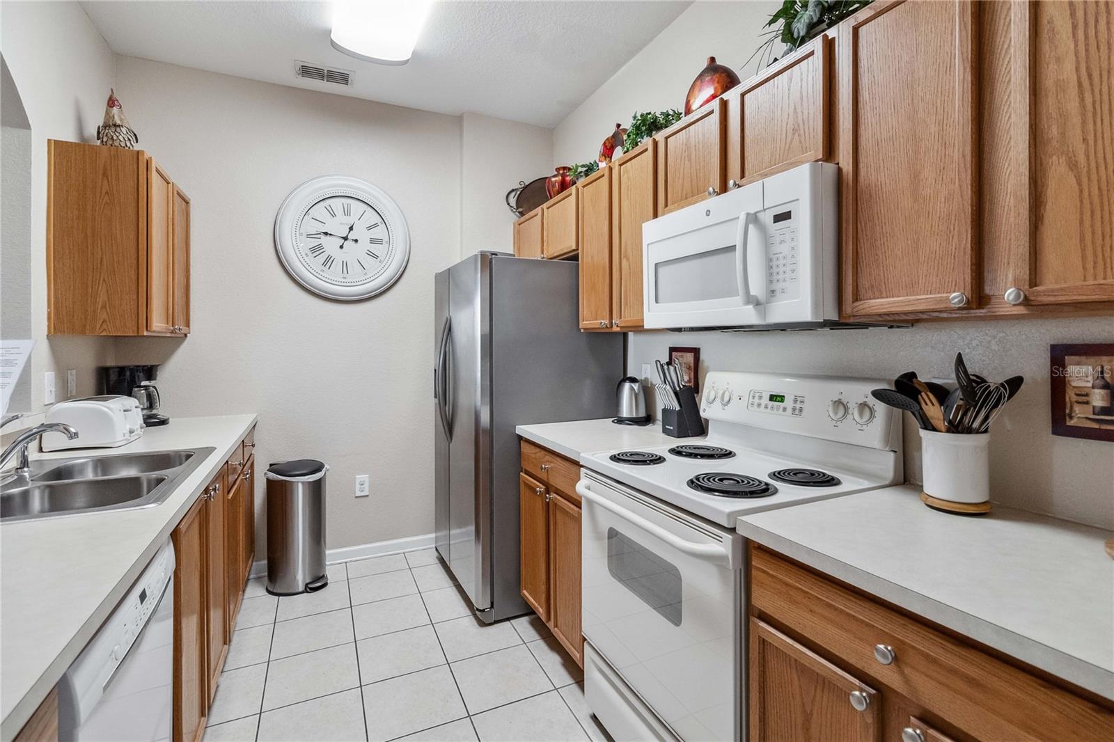 2821 E Almaton Loop #401 — photo 5 of 26