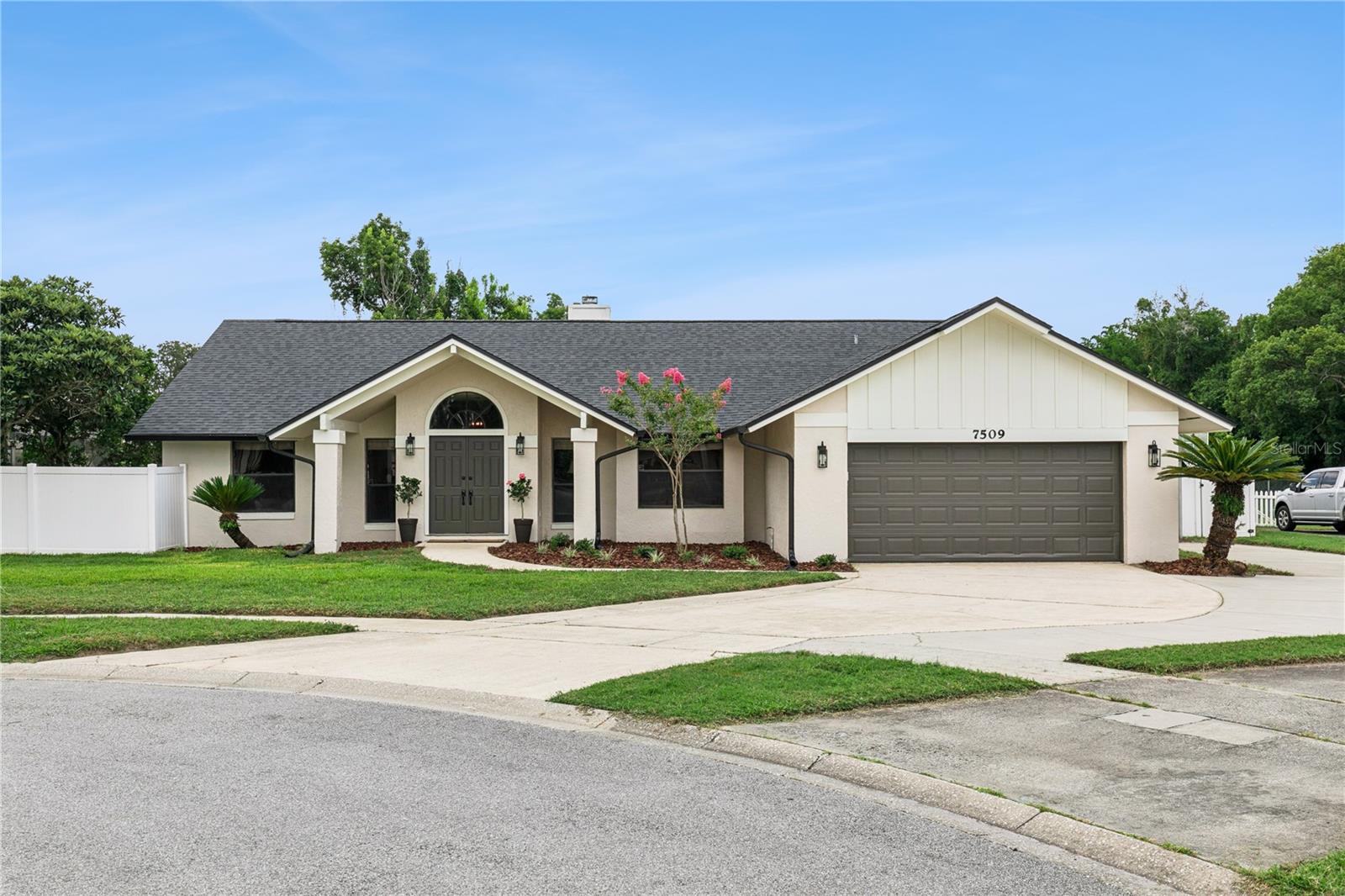 7509 GLENMOOR LANE