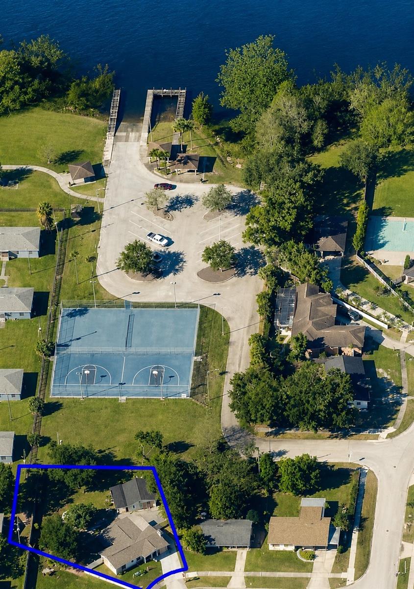 632 MAYS COURT photo 2