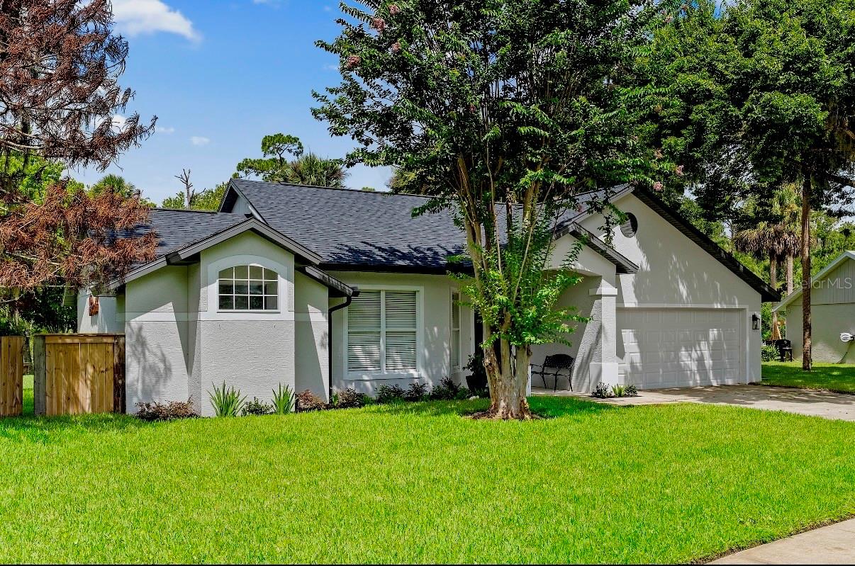 427 PENDREY DRIVE photo 3