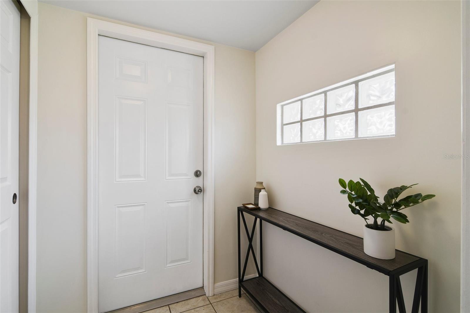 1012 W FAIRBANKS AVENUE photo 4