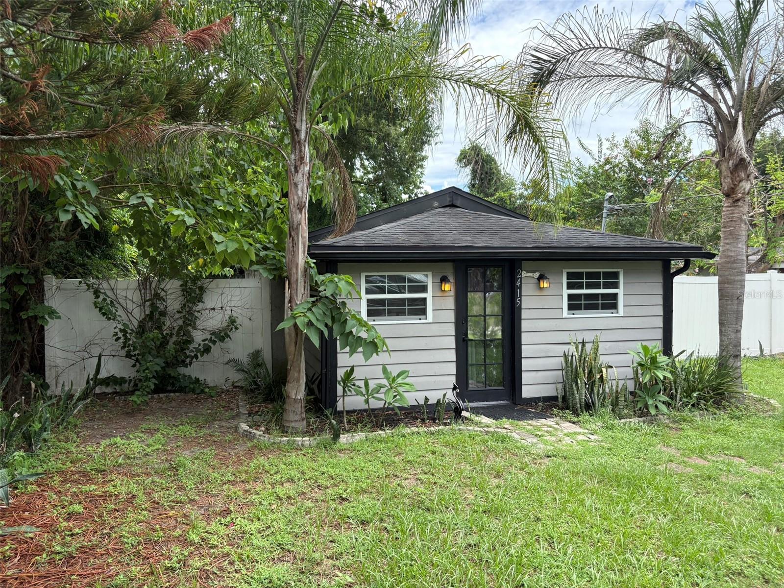 2415 MAYER STREET photo 3