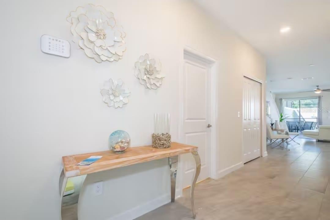 4975 Windermere Avenue — photo 3 of 36