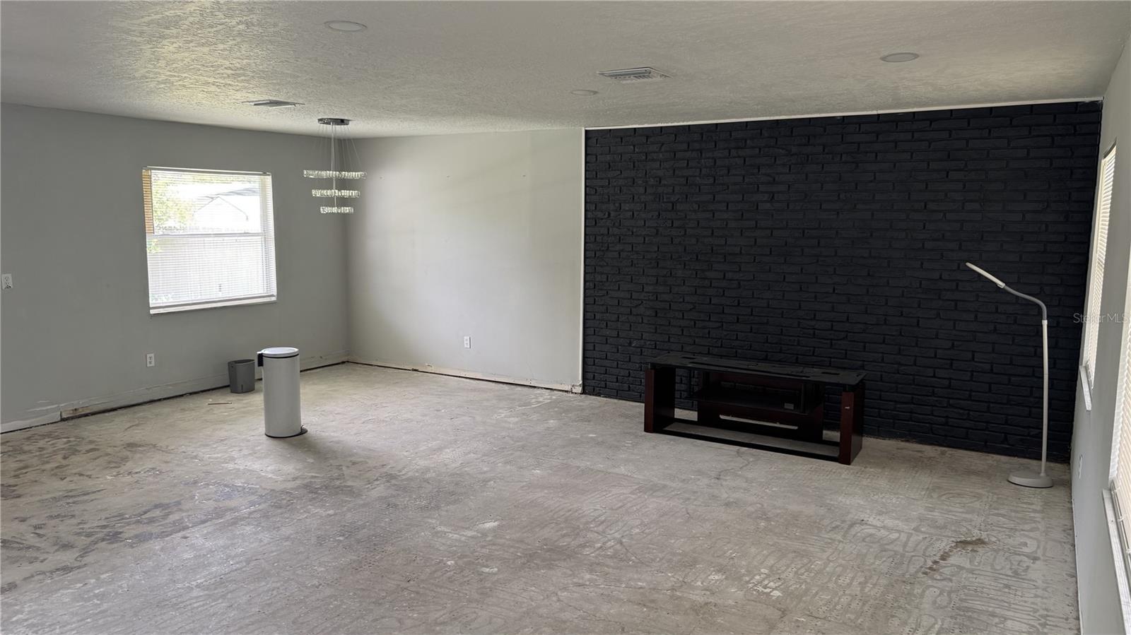 2189 SUSSEX ROAD photo 4