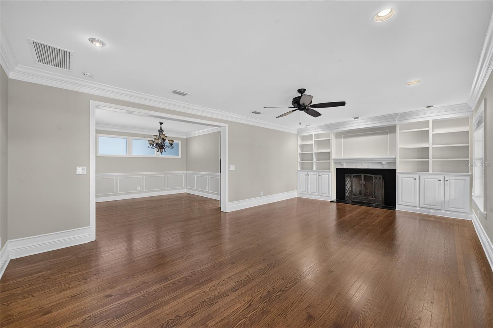2410 LAKE SHORE DRIVE photo 4