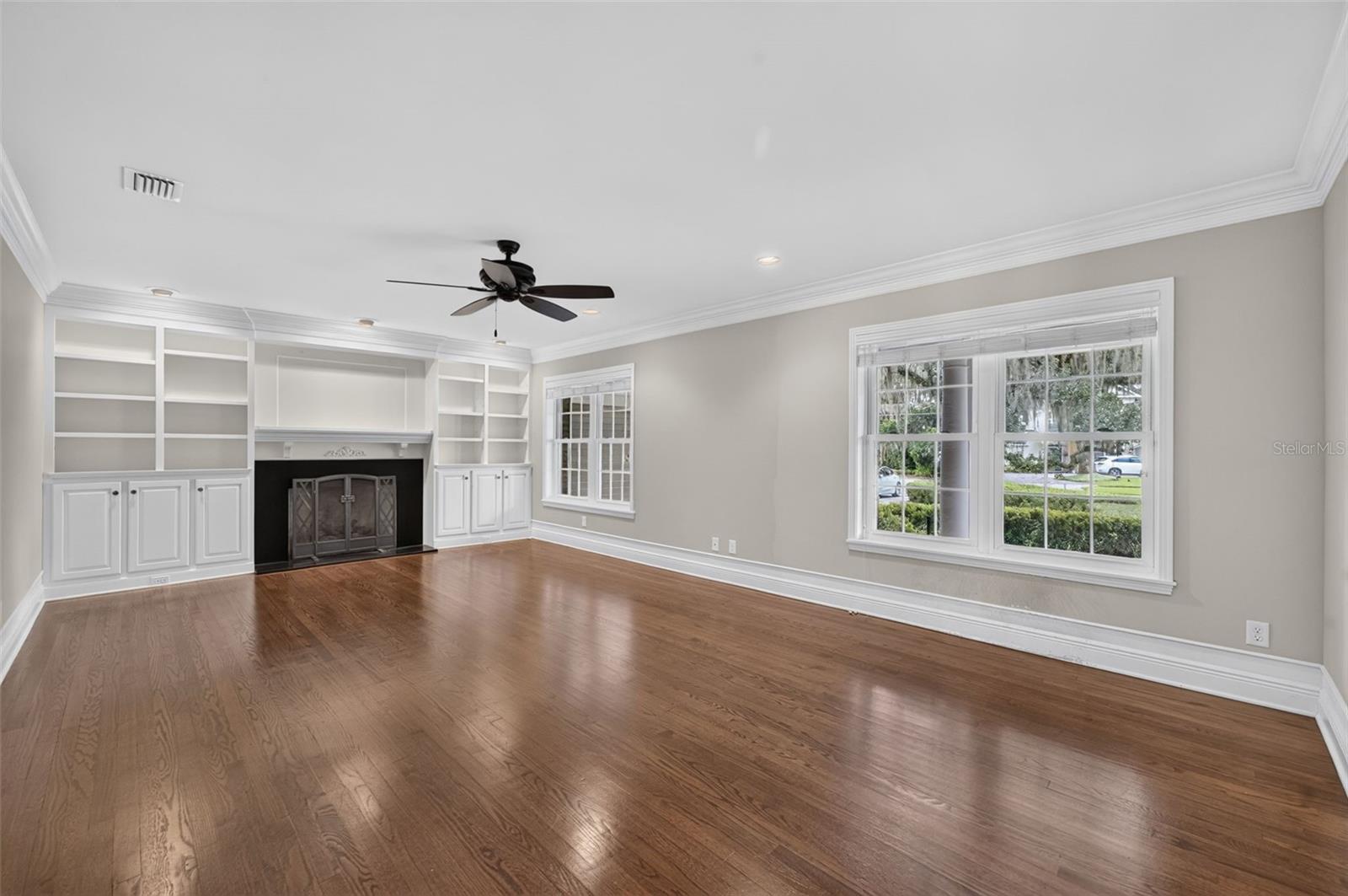 2410 LAKE SHORE DRIVE photo 5