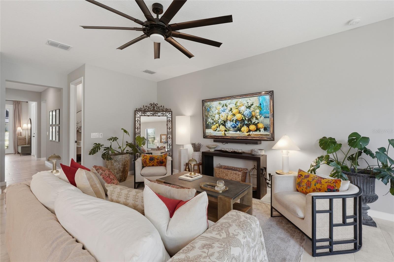 2015 E KALEY AVENUE photo 4