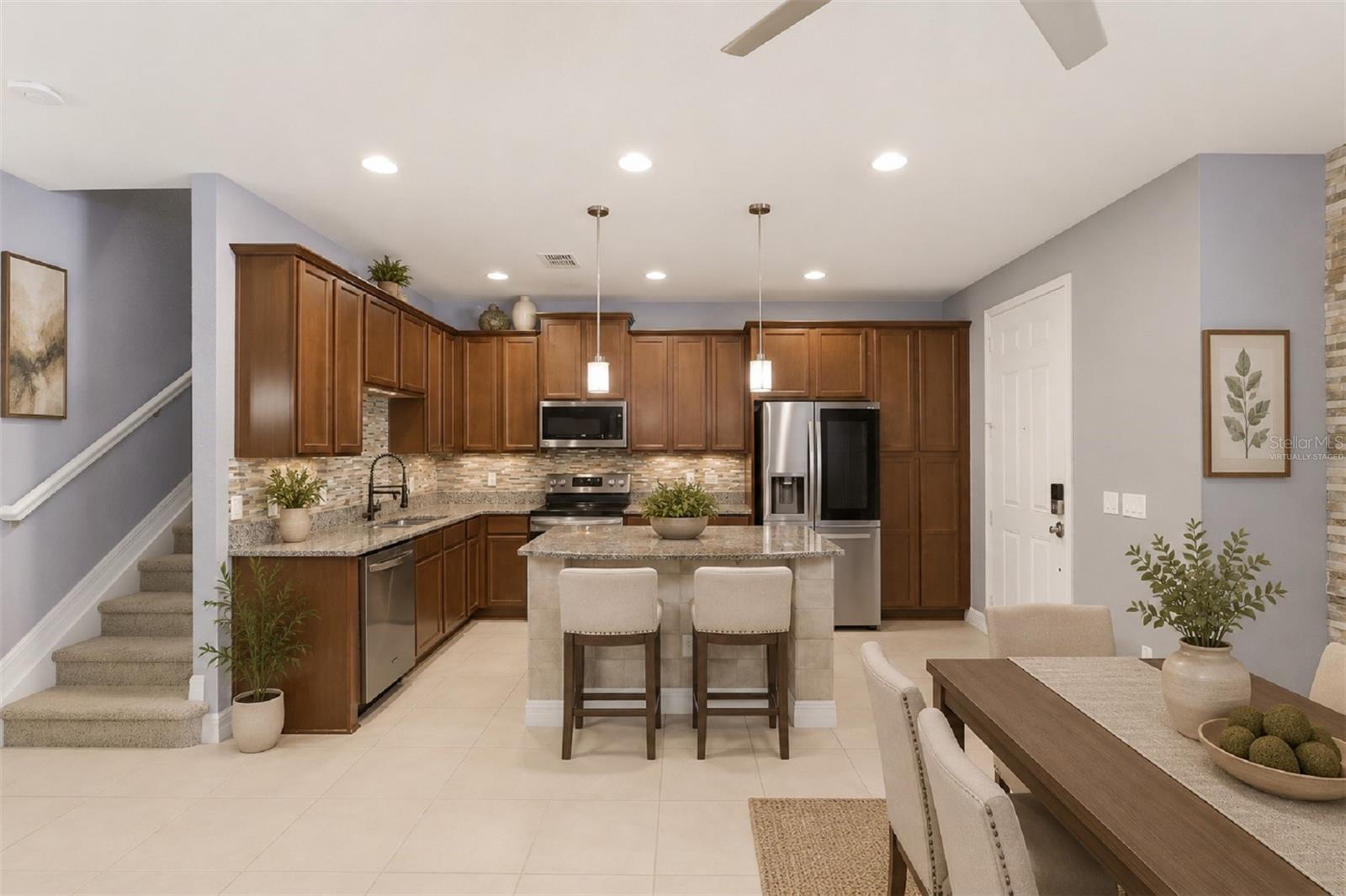 10016 EAGLE CREEK CENTER BOULEVARD photo 5
