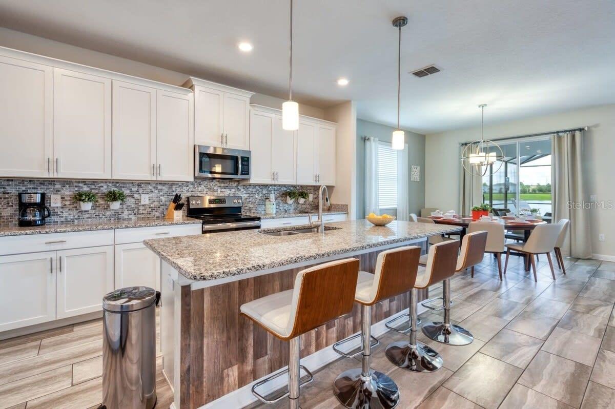 4793 Kings Castle Circle — photo 7 of 51