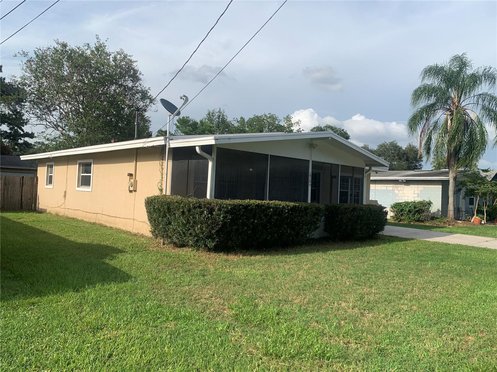 1915 WEEKS AVENUE