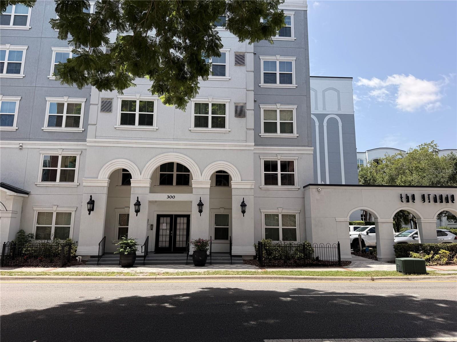 304 E SOUTH STREET #6028 photo 2