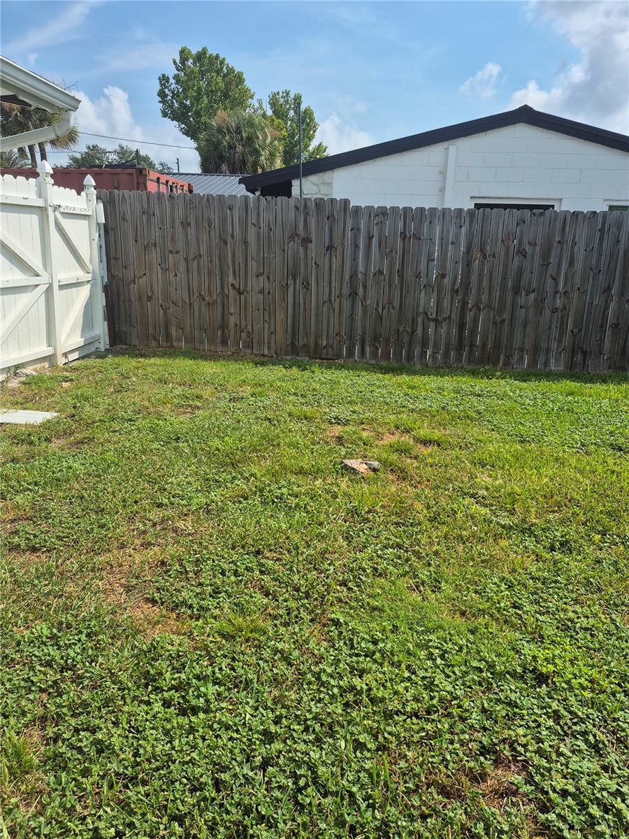2604 REEF COURT photo 4