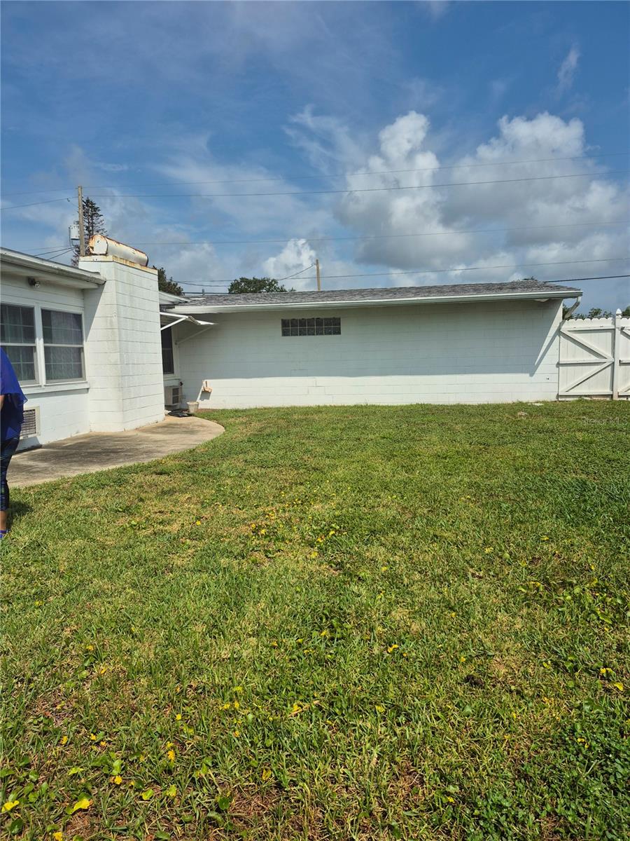 2604 REEF COURT photo 5