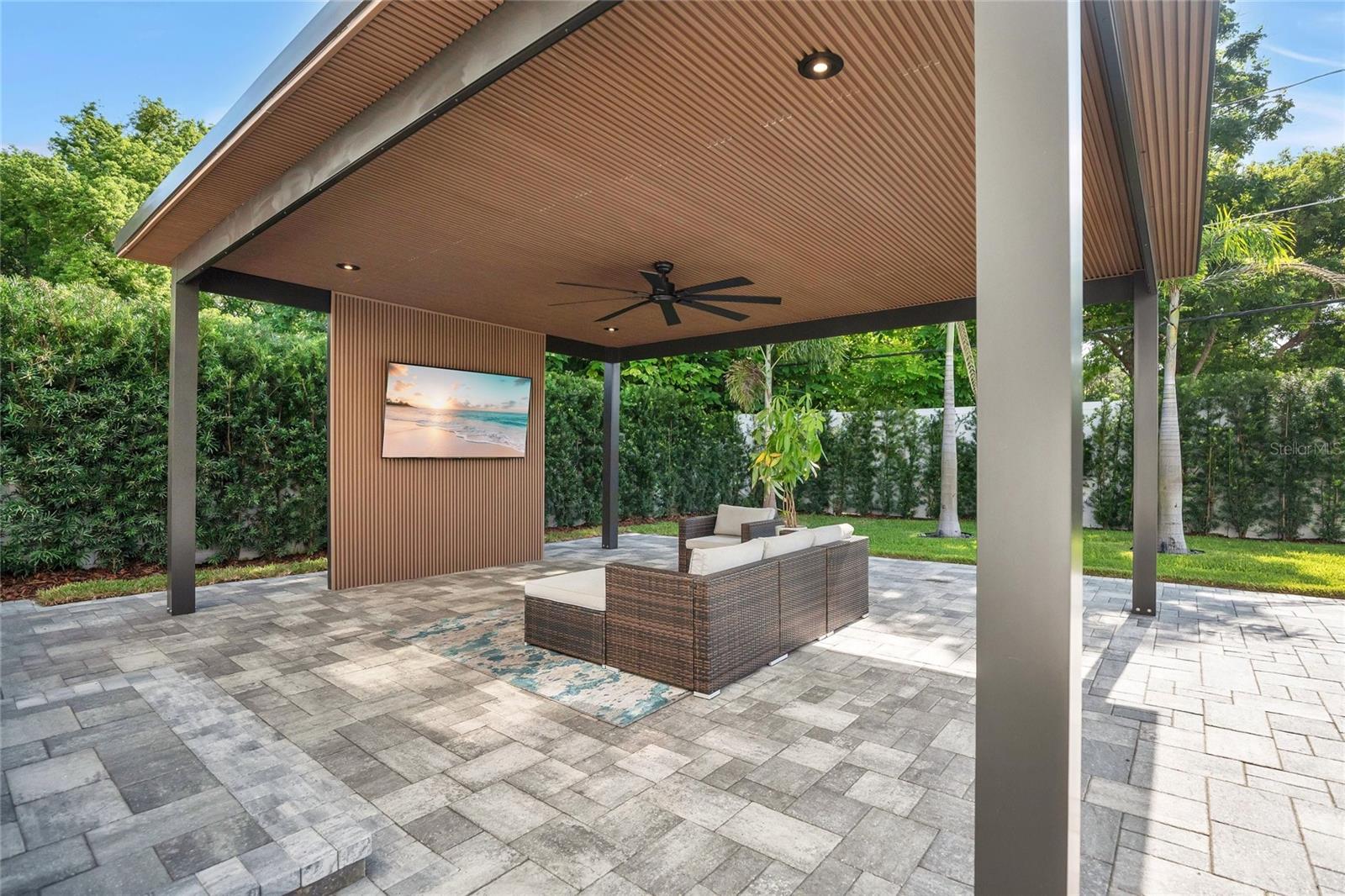 1305 BELMONT DRIVE photo 4
