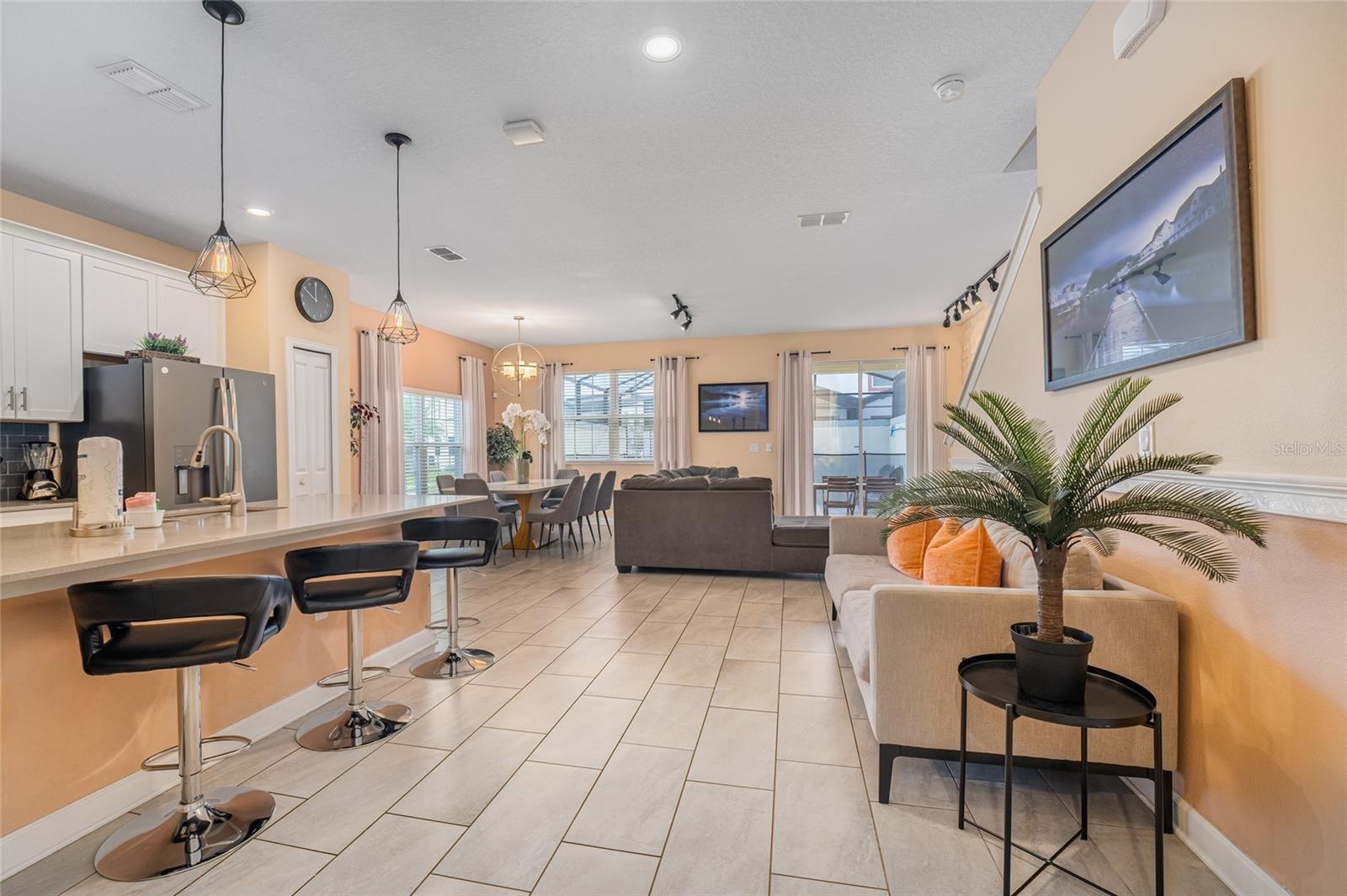 4800 Memories Lane — photo 2 of 23