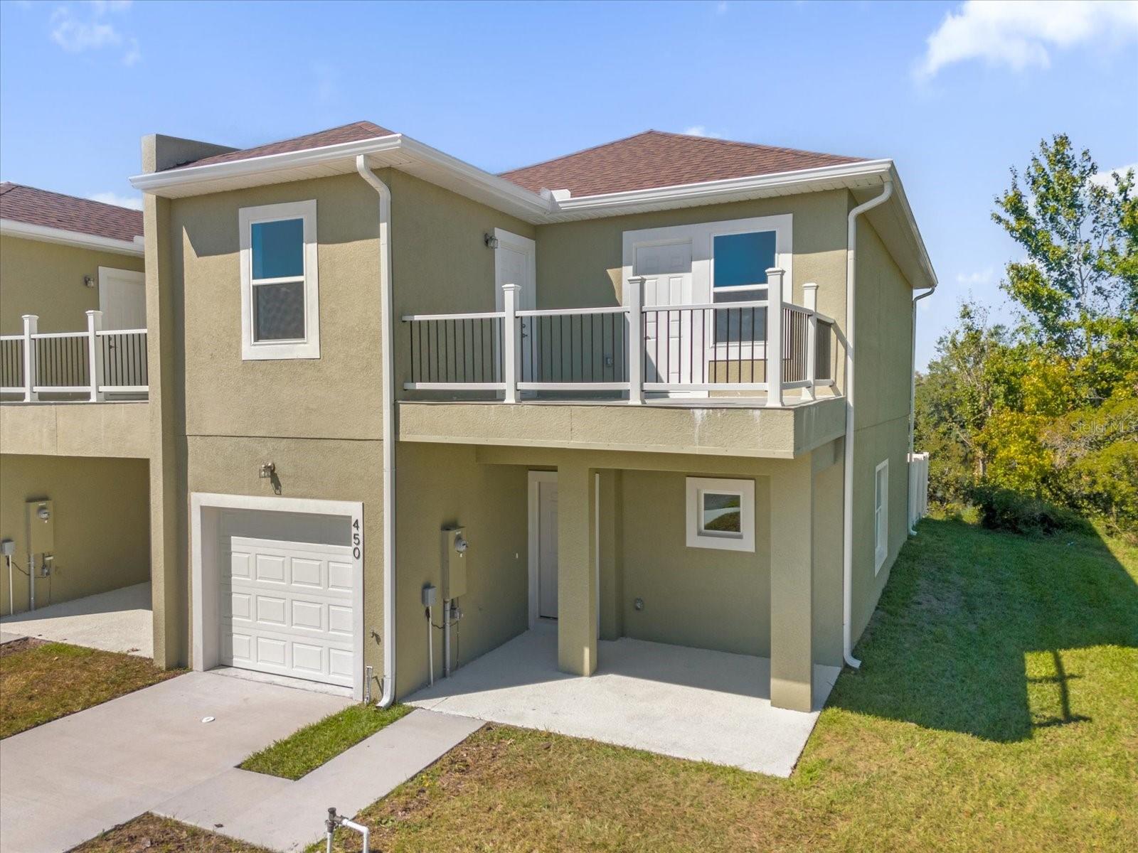 450 LAKE SHORE PARKWAY photo 2