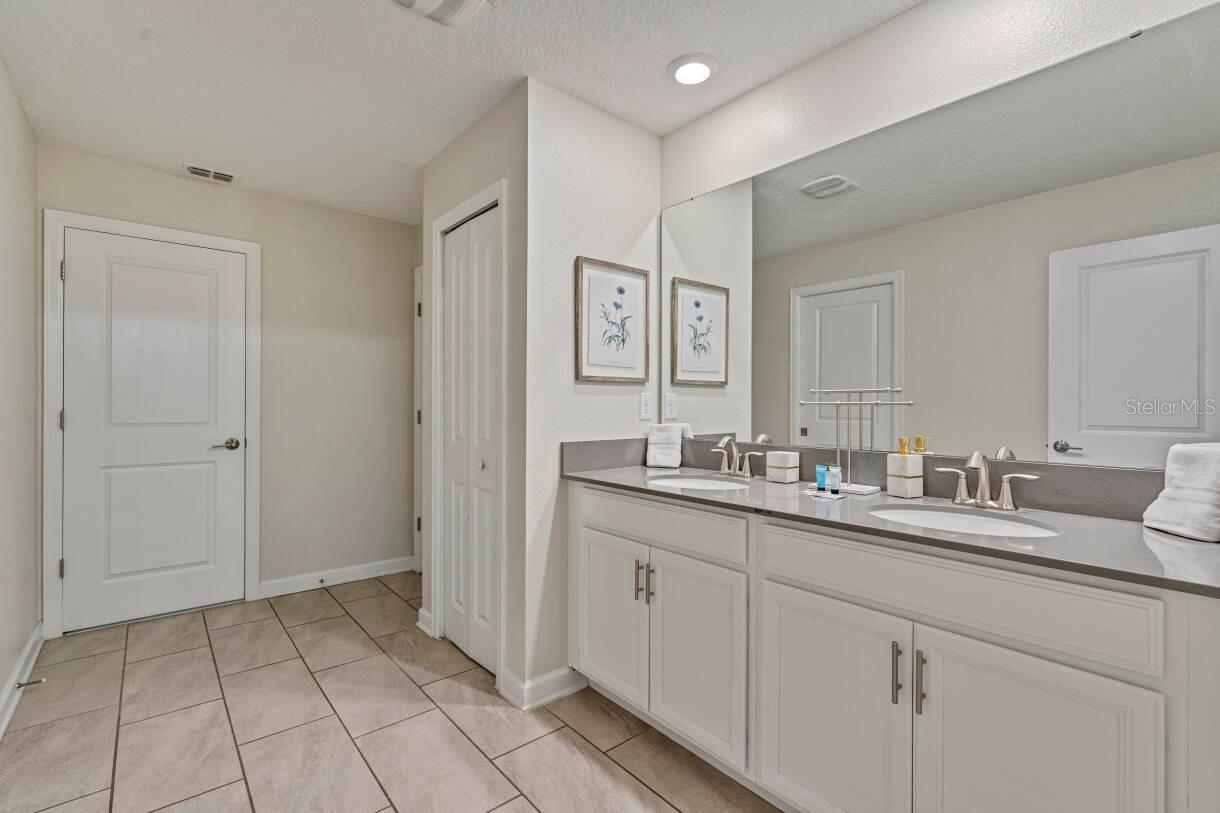 2830 Storey Cove Avenue — photo 17 of 44