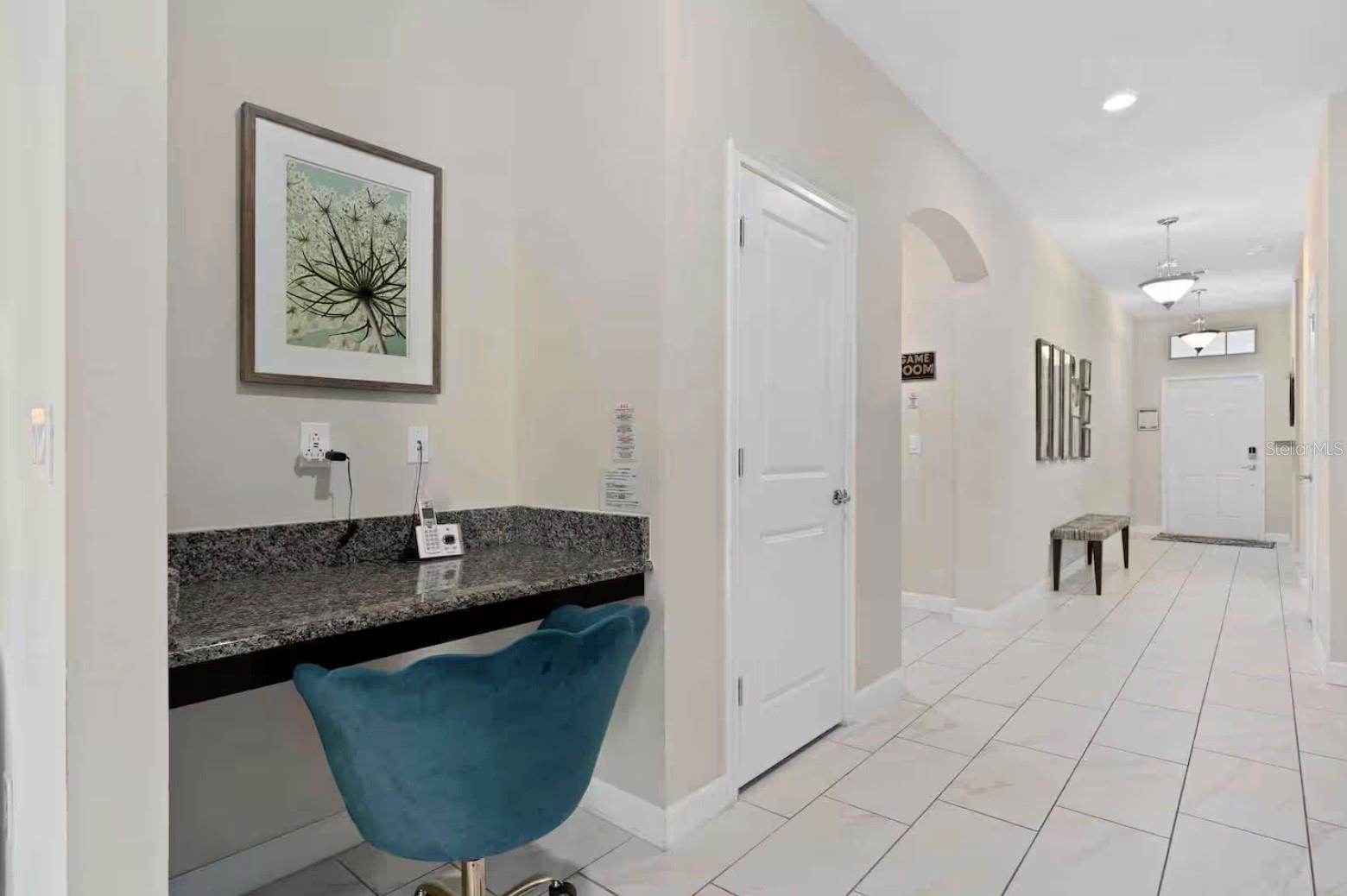 4700 Sleepy Hollow Drive — photo 4 of 41