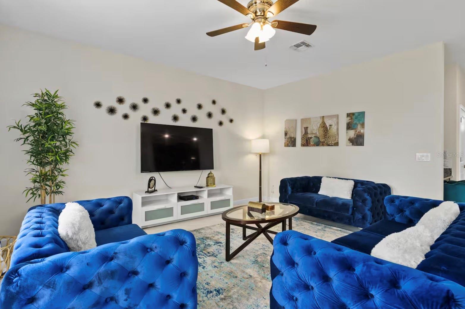 4700 Sleepy Hollow Drive — photo 6 of 41
