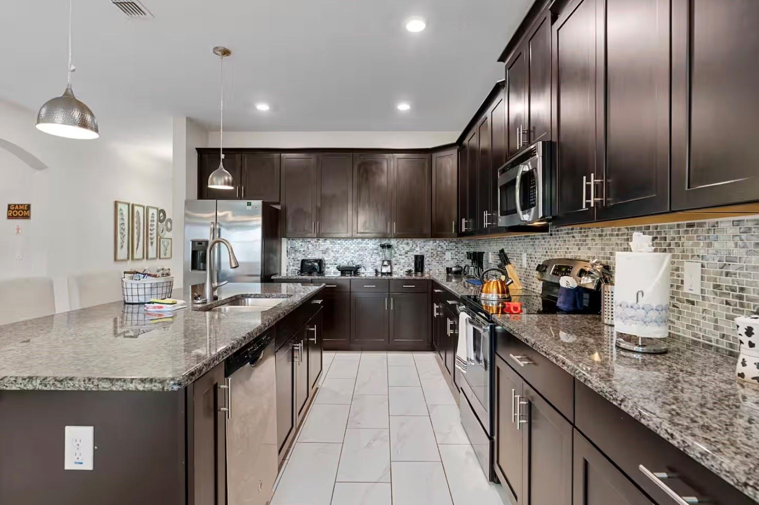 4700 Sleepy Hollow Drive — photo 8 of 41