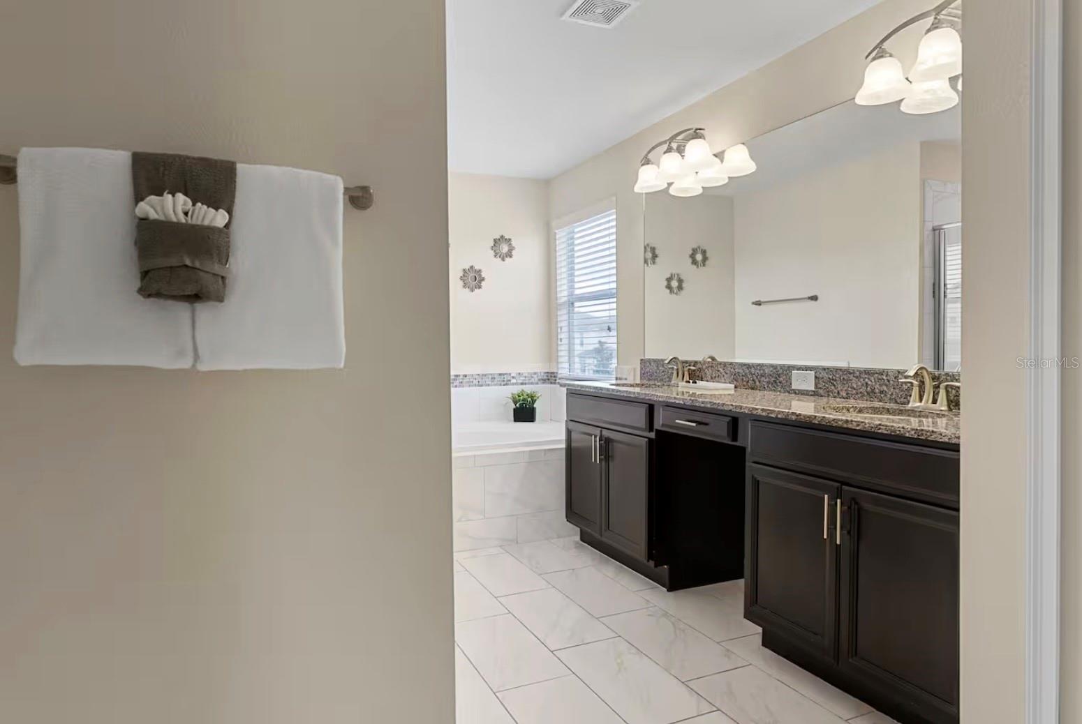 4700 Sleepy Hollow Drive — photo 16 of 41