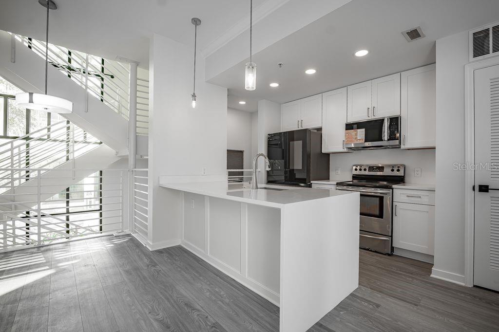 460 E JACKSON STREET #2 photo 3