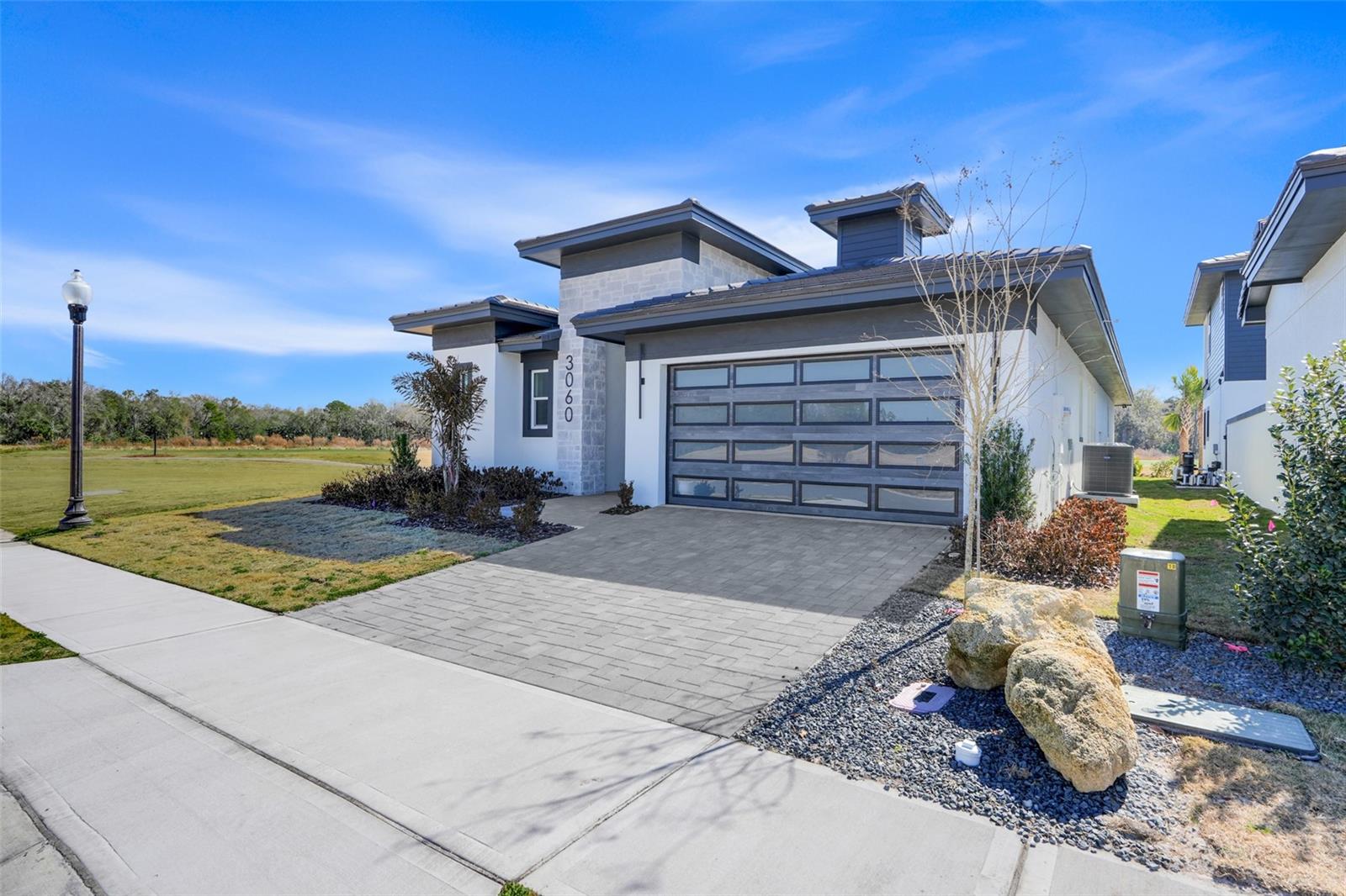 3060 KENSINGTON AVENUE photo 2