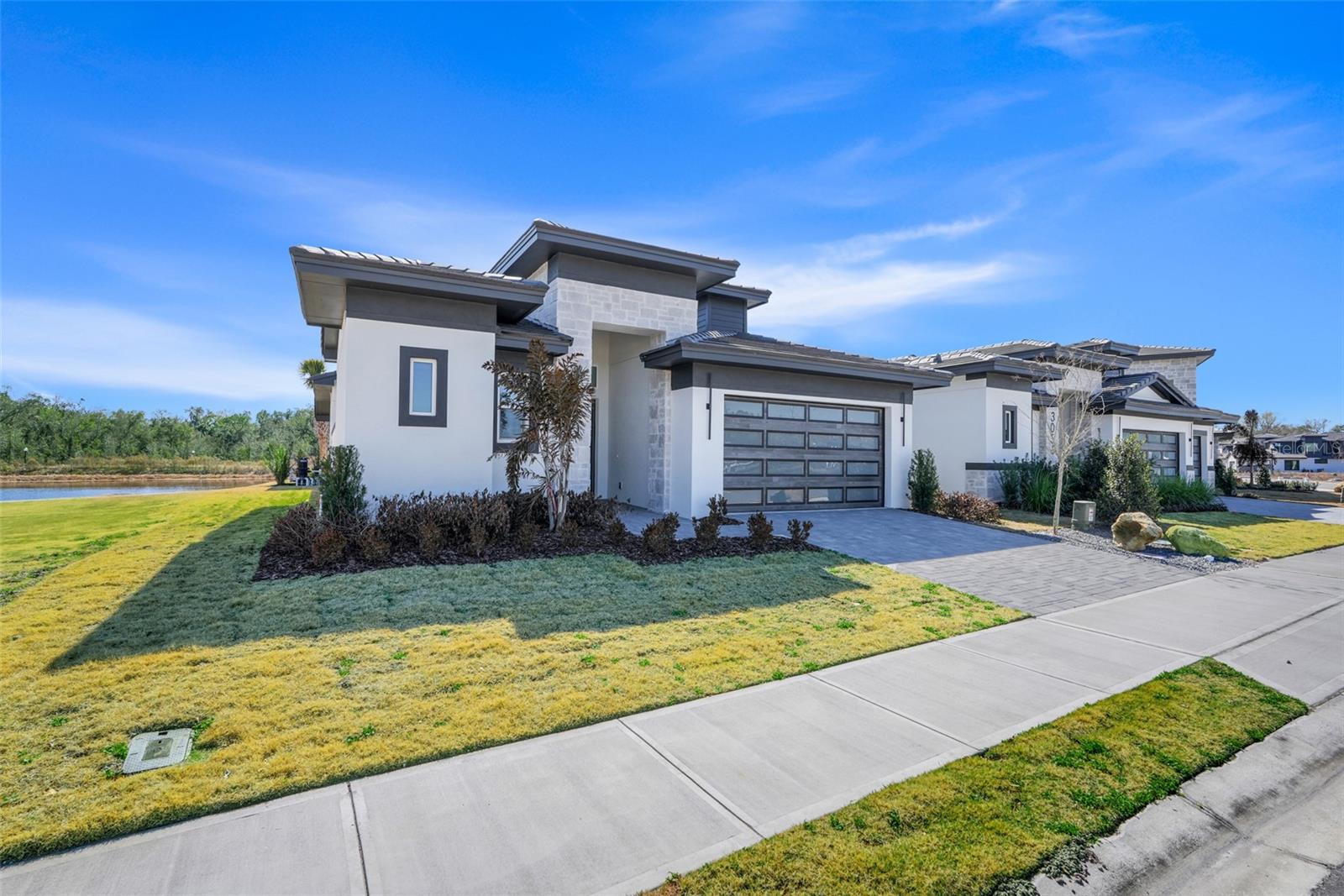 3060 KENSINGTON AVENUE photo 3