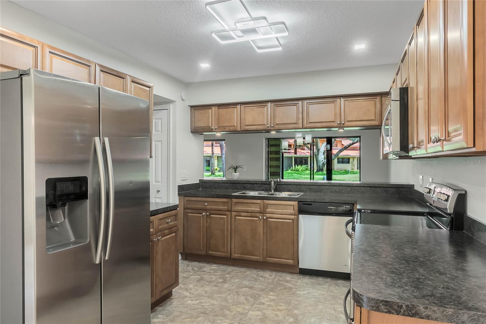 8235 AMBROSE COVE WAY photo 3