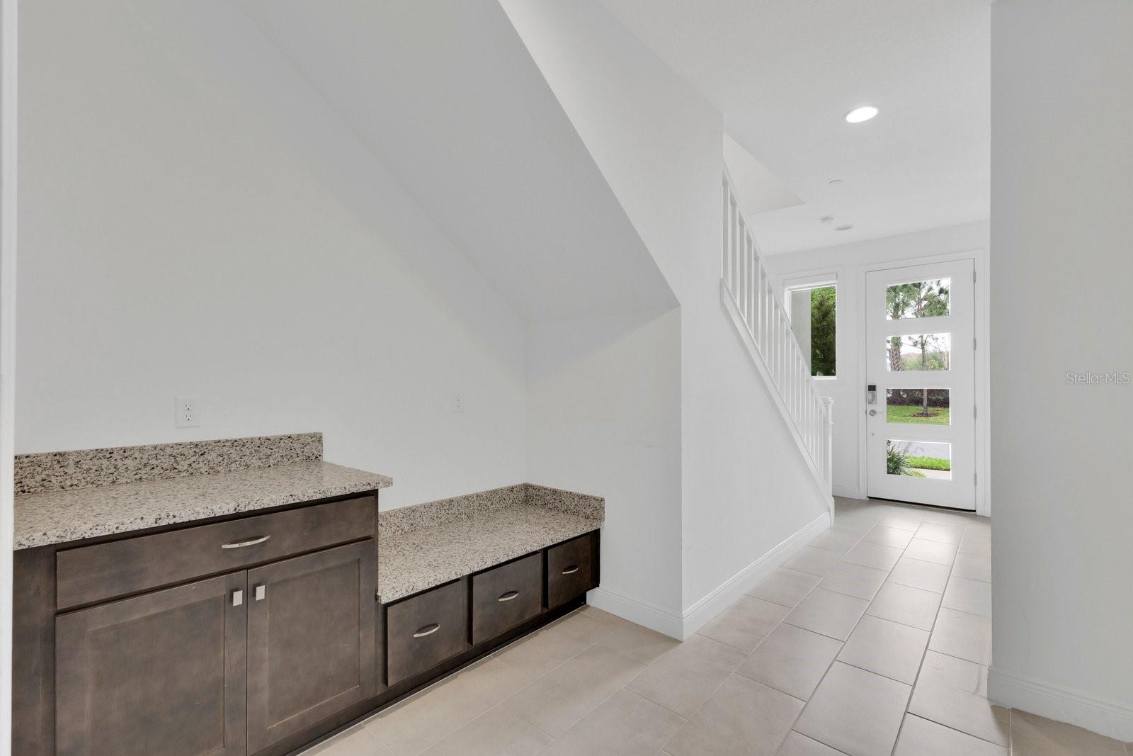 9868 BUCKLOW HILL DRIVE photo 3
