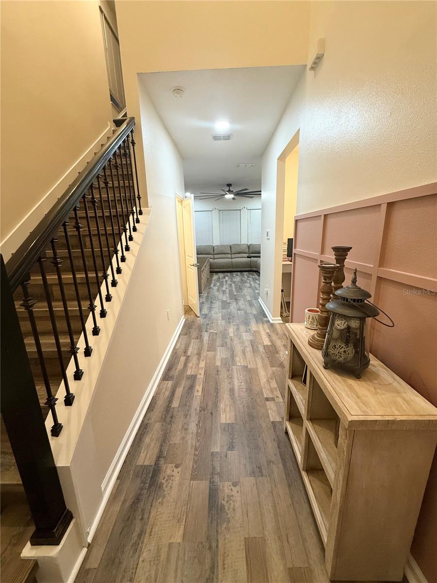 1048 DOWNSWING PLACE photo 5
