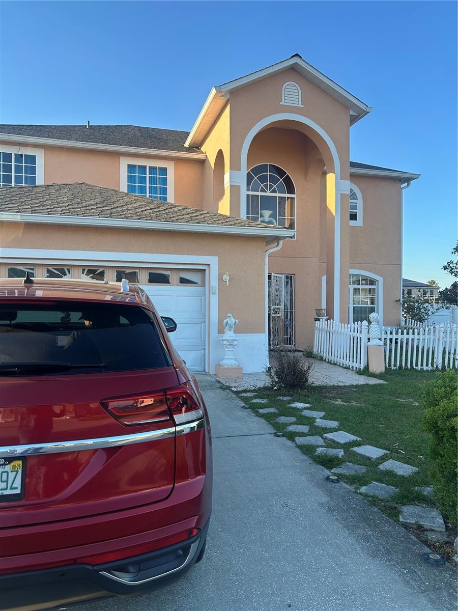 381 ALDERSHOT COURT