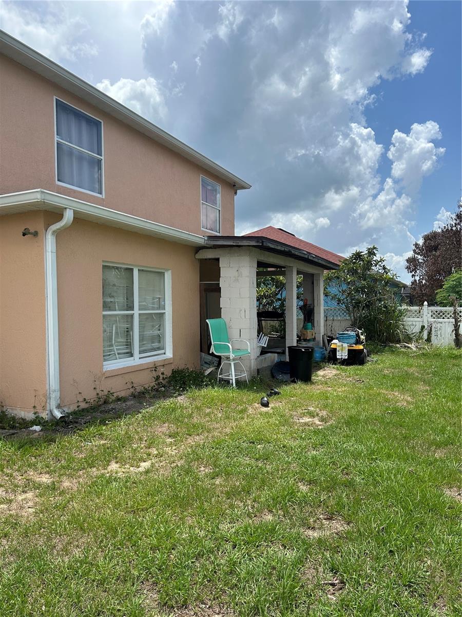 381 ALDERSHOT COURT photo 4