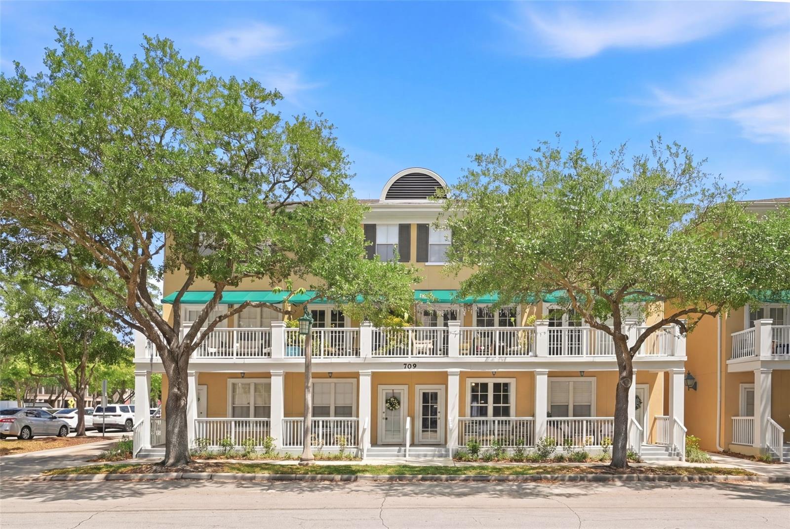 709 BLOOM STREET