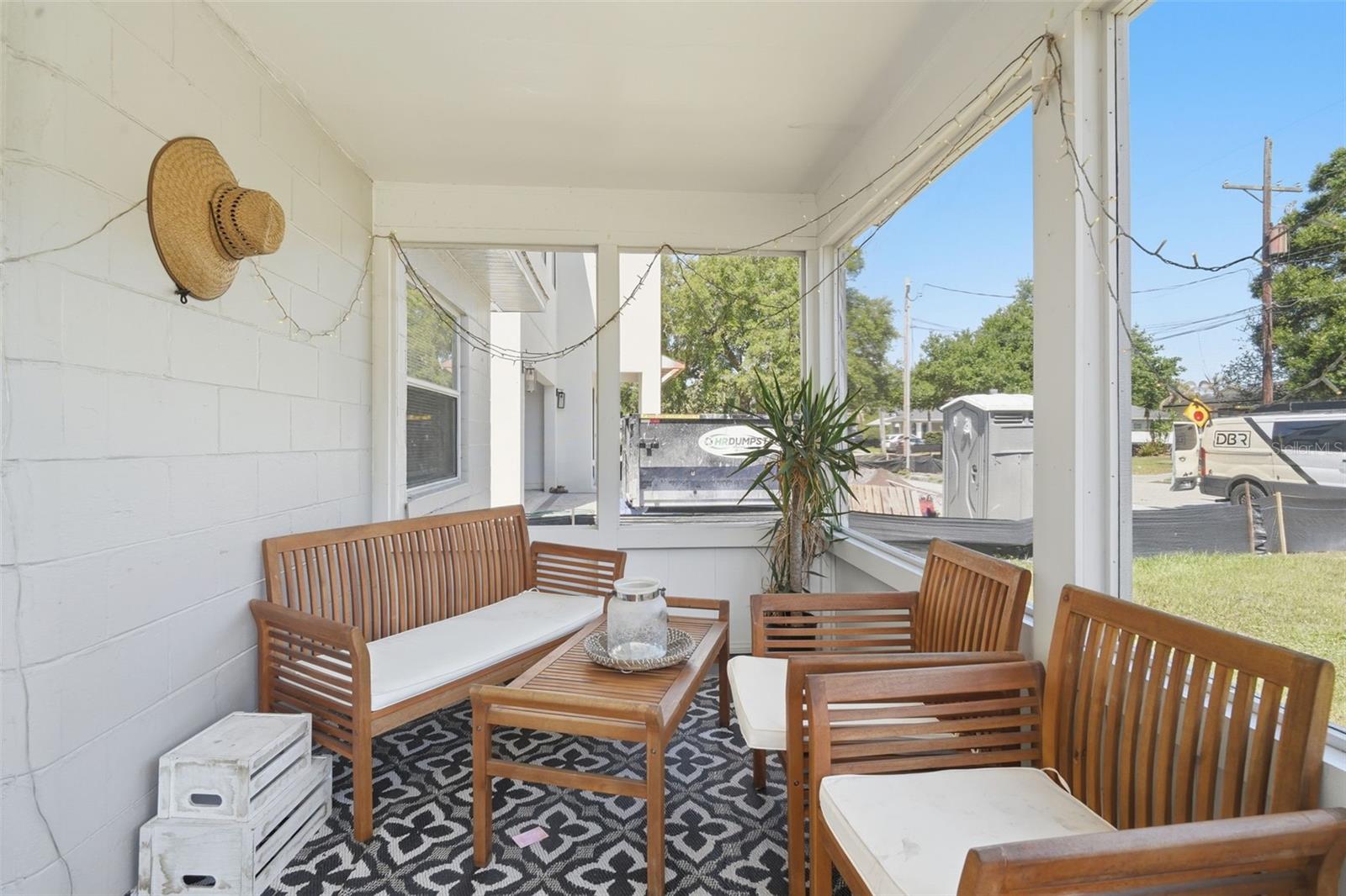 102 W KING STREET photo 2