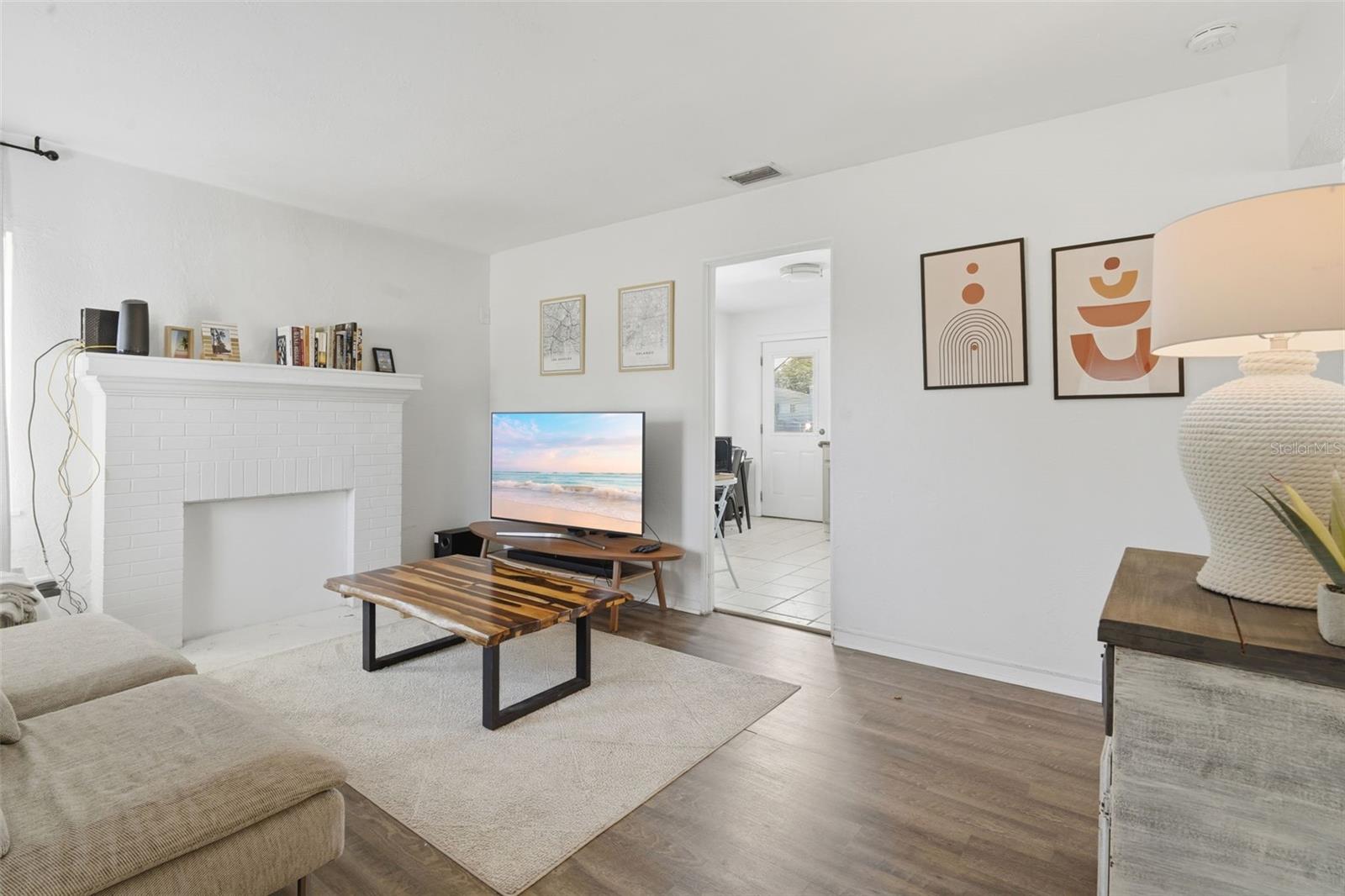102 W KING STREET photo 5