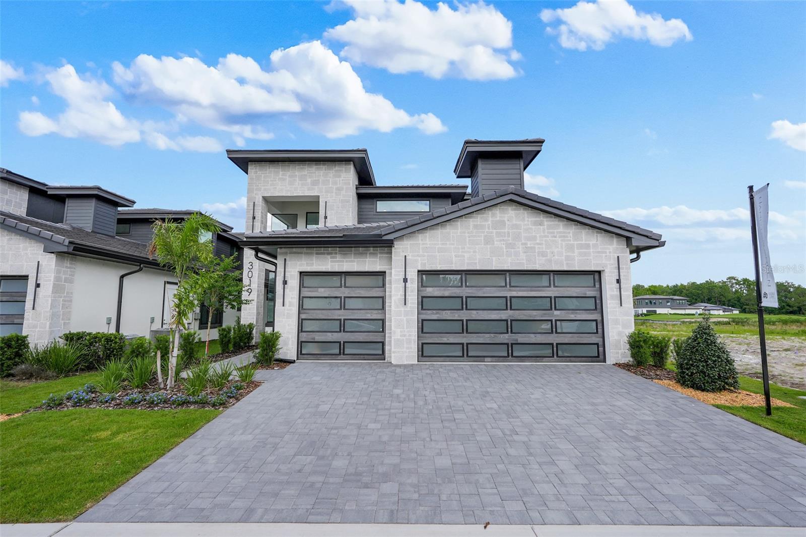 3019 KENSINGTON AVENUE photo 3