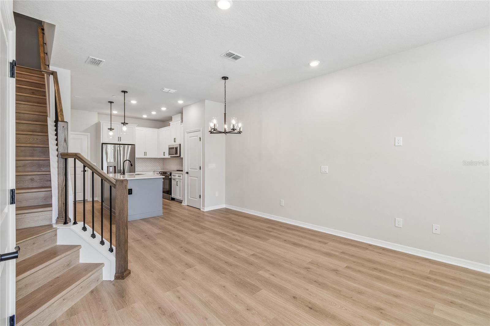 4353 ROUSH AVENUE photo 3