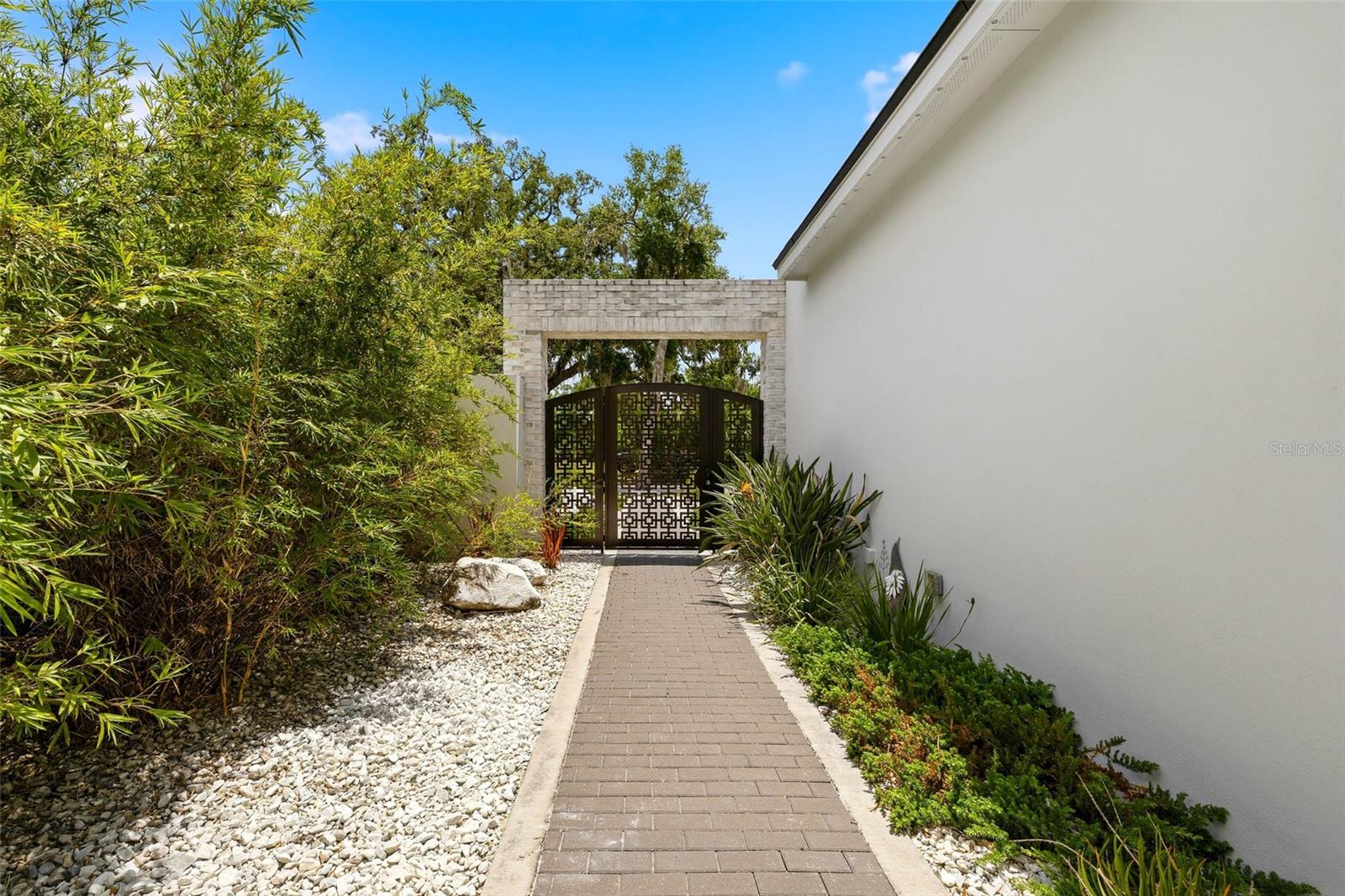 723 SYMONDS AVENUE photo 4