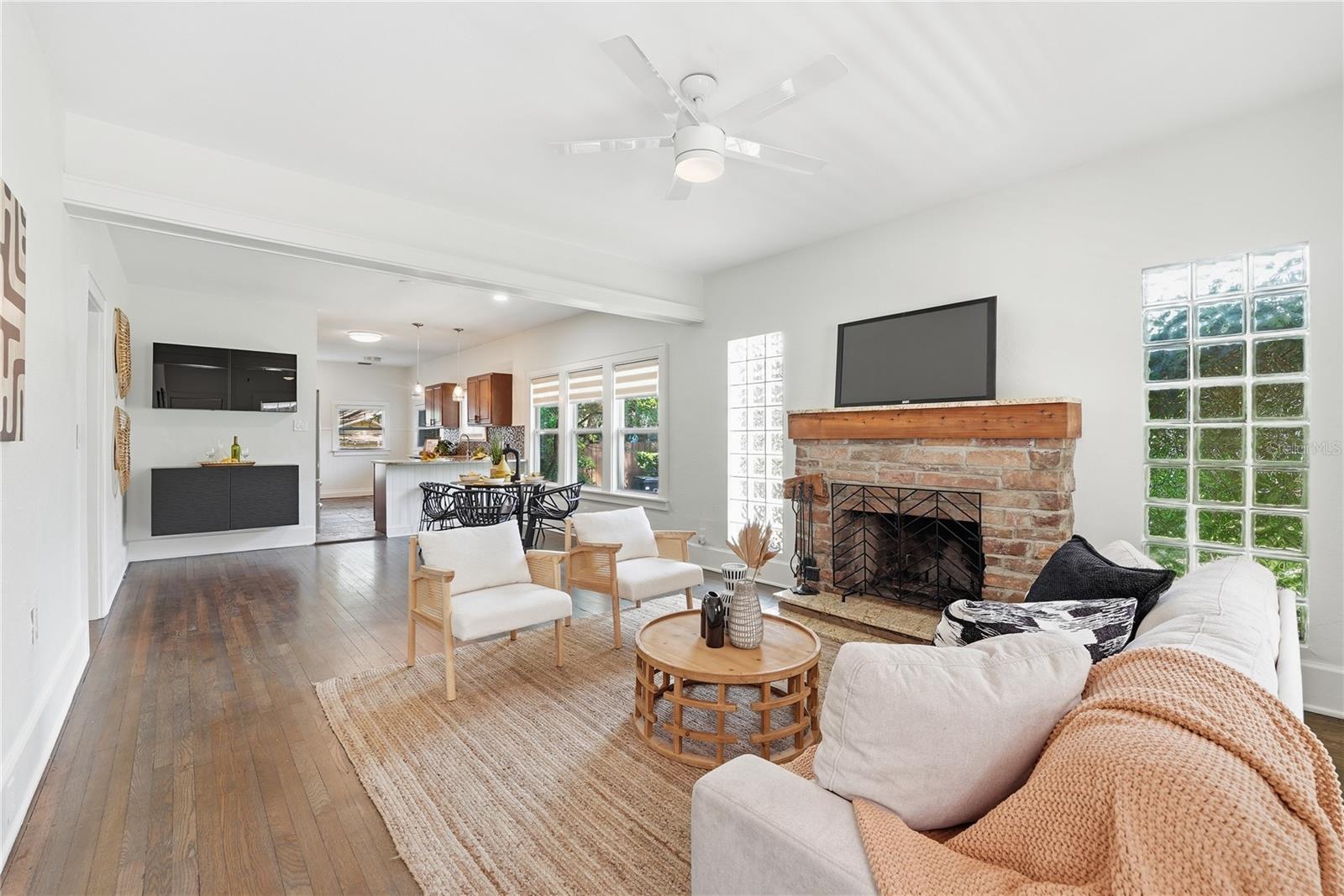 204 N BROWN AVENUE photo 3