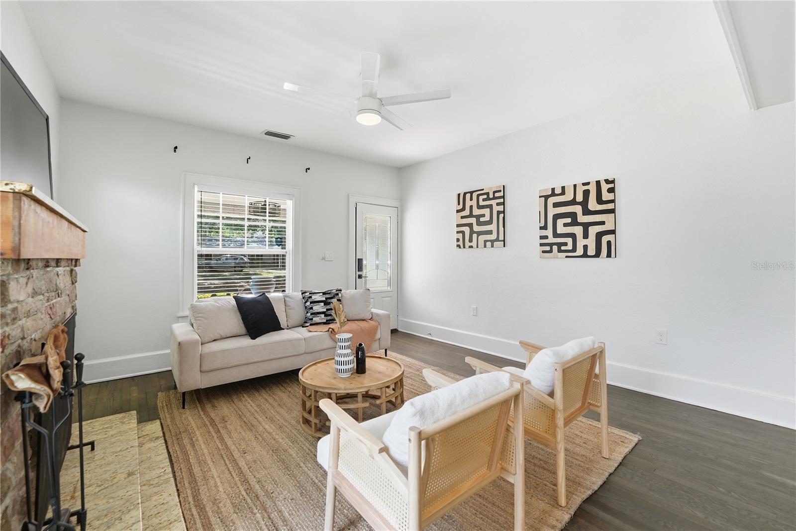 204 N BROWN AVENUE photo 5